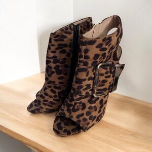 Cheetah and sassy